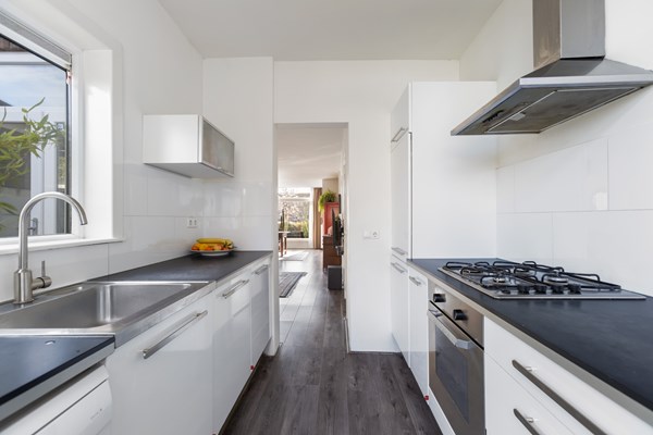 Medium property photo - Bilderdijkstraat 29, 3314 RB Dordrecht